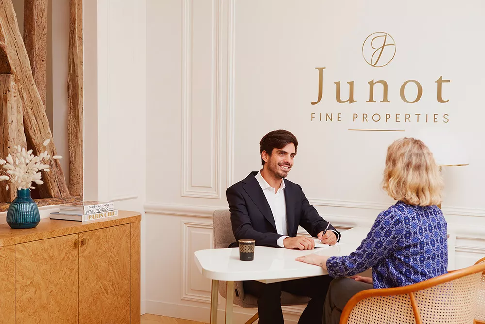 Consultants from Junot Fine Properties meets in the luxury estate agency