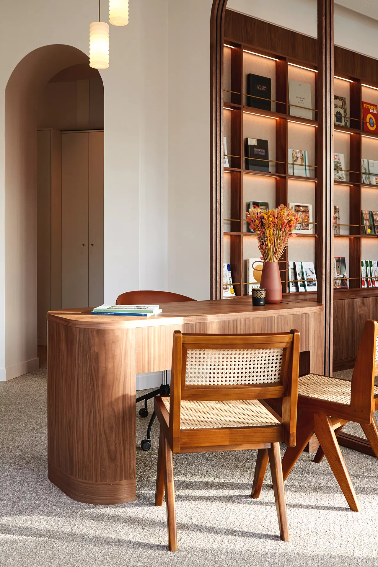 Consultante Junot Retail au téléphone