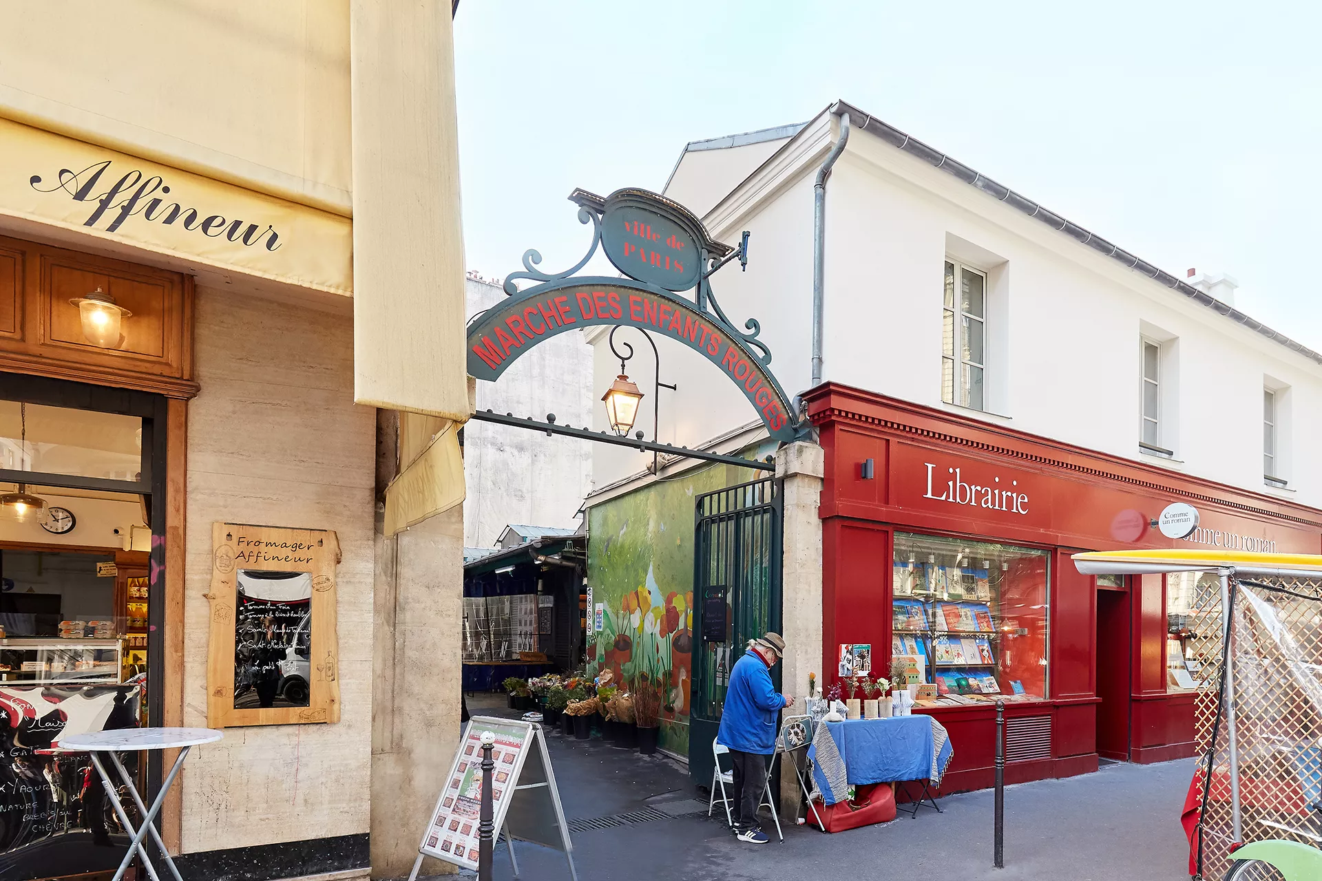 Marché des Enfants Rouges dans le 3ᵉ arrondissement de Paris, célèbre marché couvert avec stands variés et ambiance authentique.
