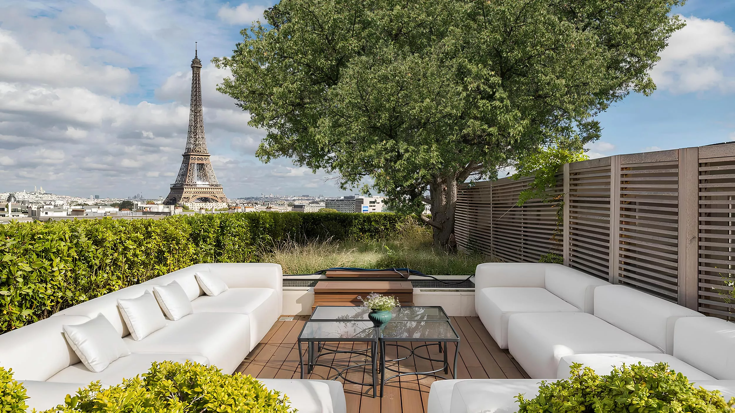 Appartement de luxe avec vue sur la tour Eiffel et grande terrasse à Paris