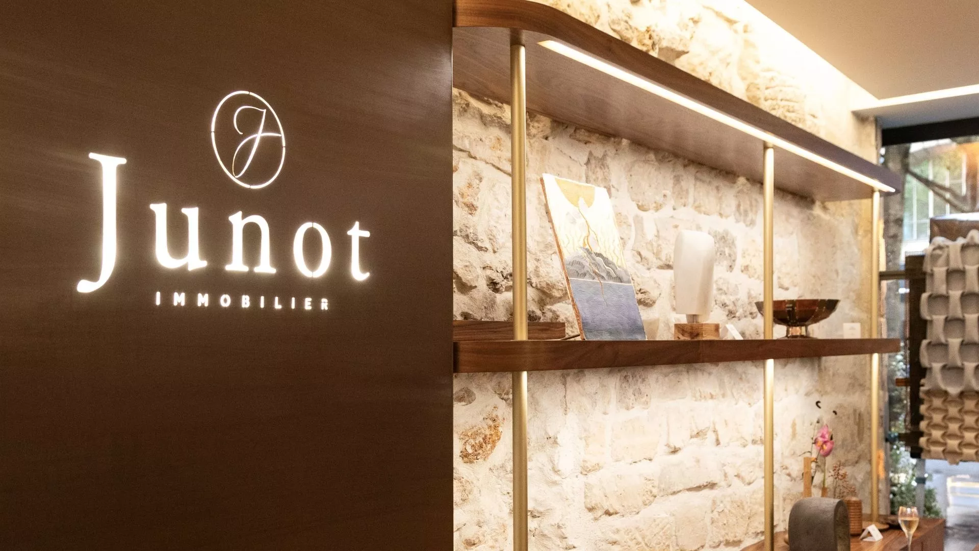 Junot team in a garden during an evening organized by the Junot real estate group