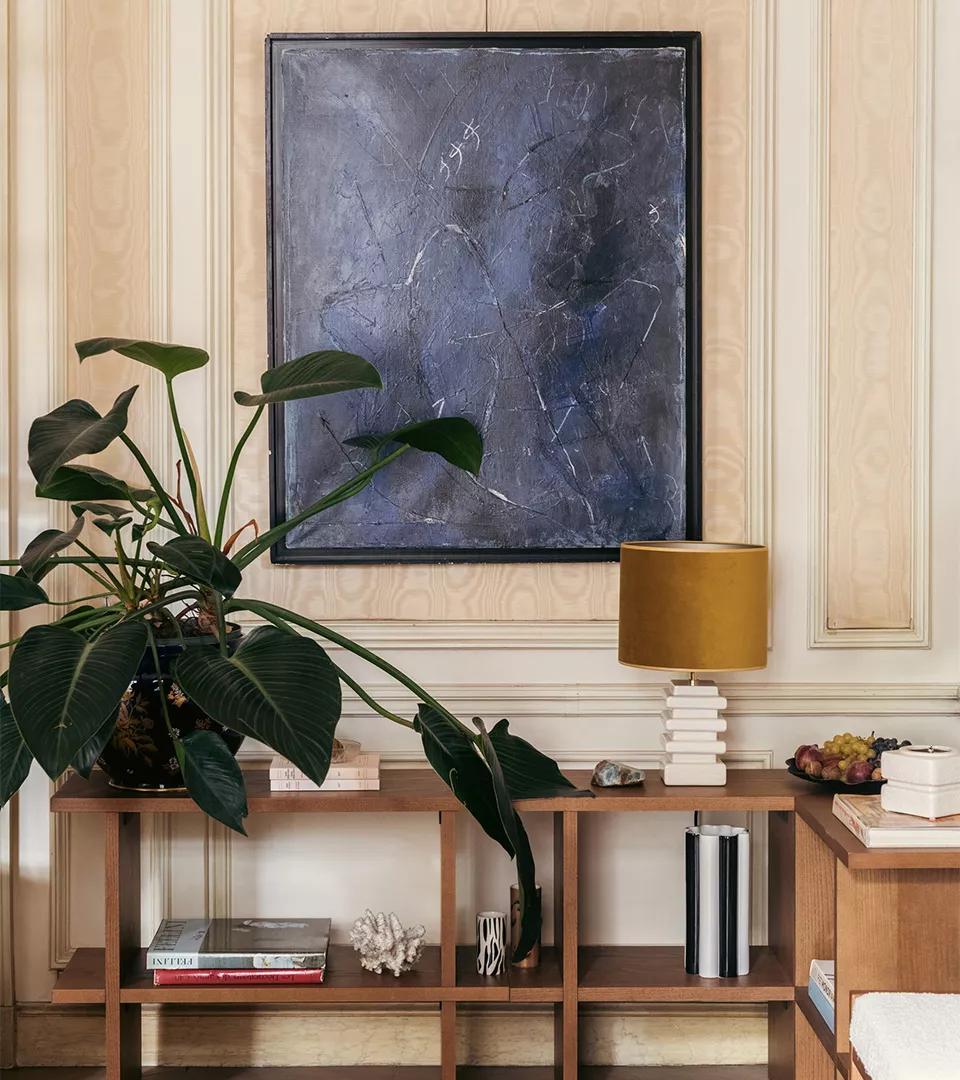 Vue d'un tableau de maître situé dans un salon d'un appartement d'exception en vente par Junot